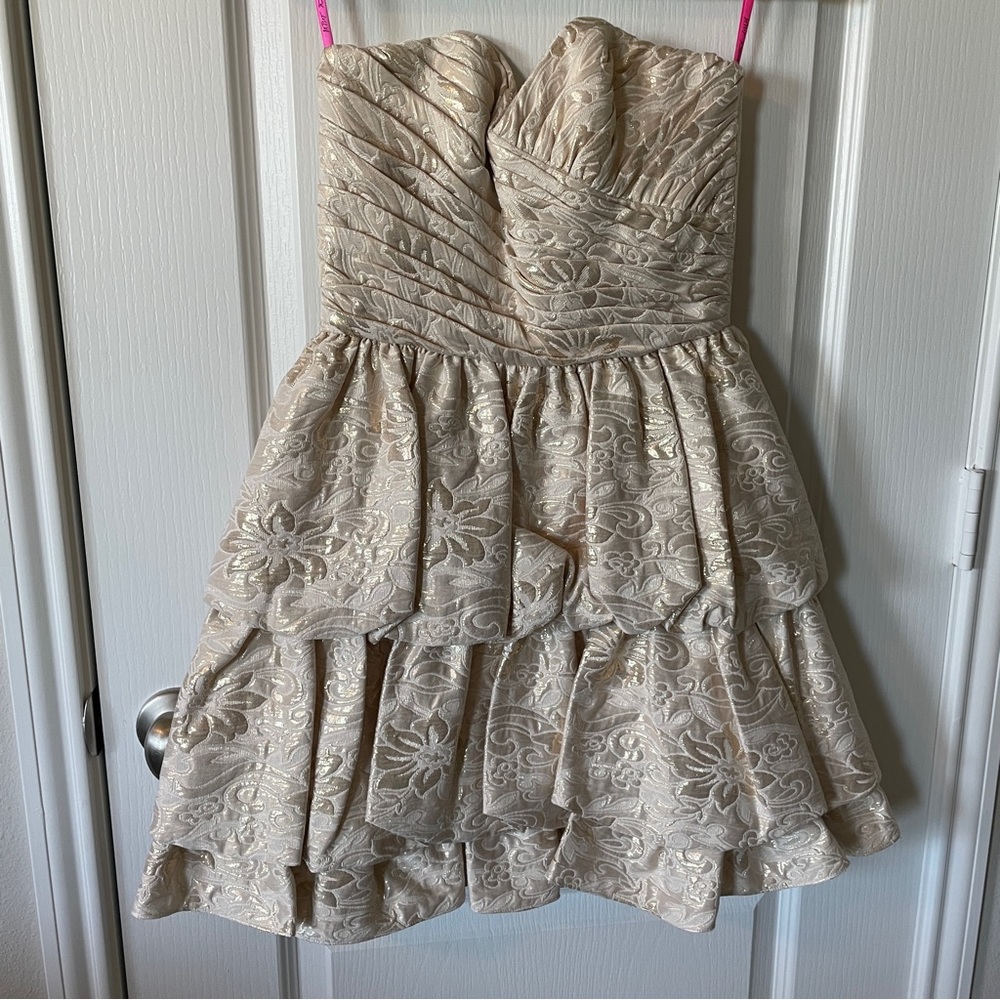 Betsey Johnson strapless mini dress champagne gold jacquard design size 4